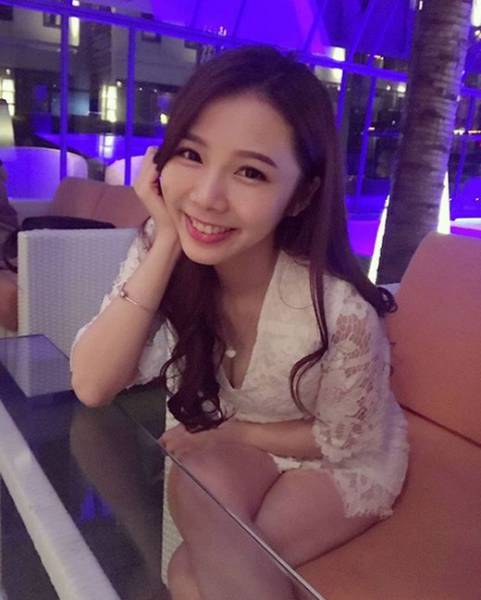 World’s Hottest Nurse Is From Taiwan