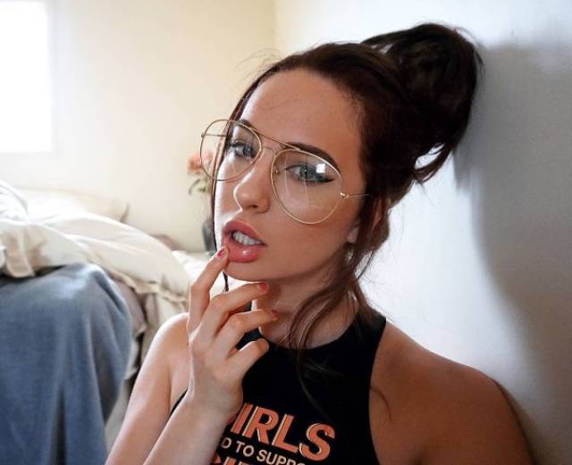 Goofy Girls Are The Best Kind Of Girlfriend