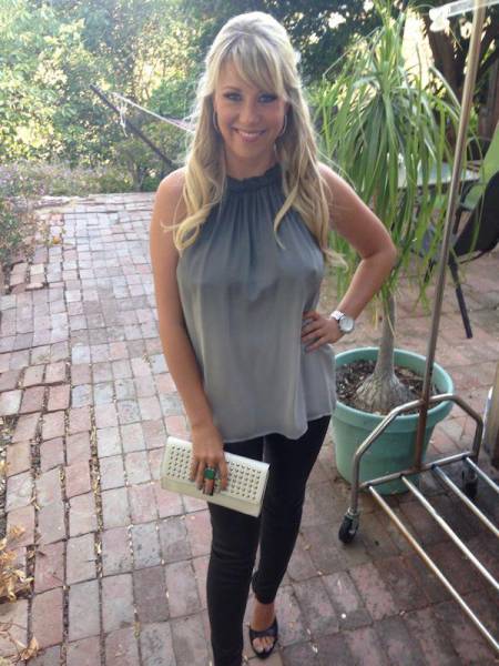 Discard Your Bra And Let ‘Em Out!