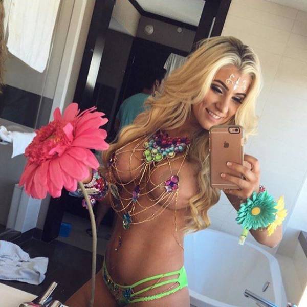 Raver Girls Don’t Even Try To Hide Anything
