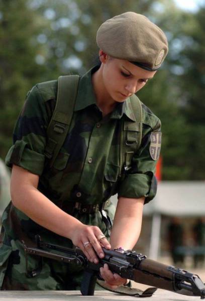 Hot Girls With Big Guns