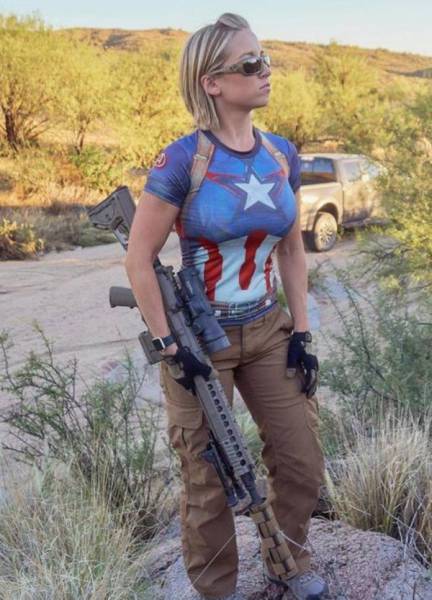 Hot Girls With Big Guns