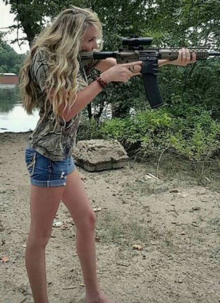 Hot Girls With Big Guns