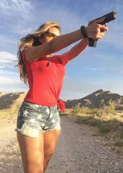 Hot Girls With Big Guns