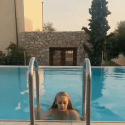 GIFs of Really Hot Girls