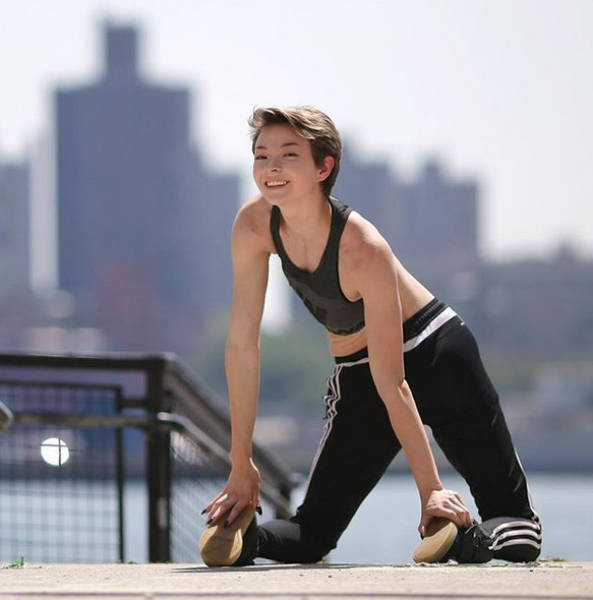 This American Contortionist Girl Is Ultra-Flexible!