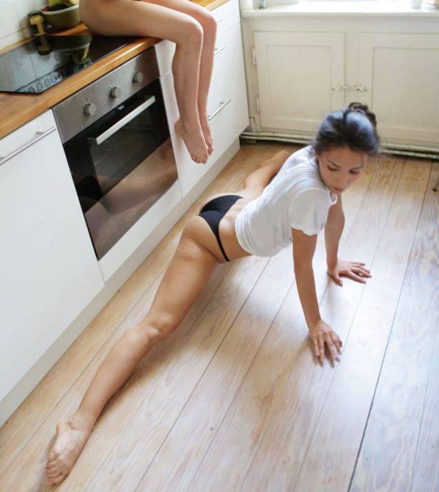 Dancers Are Experts In Spreading Their Legs…