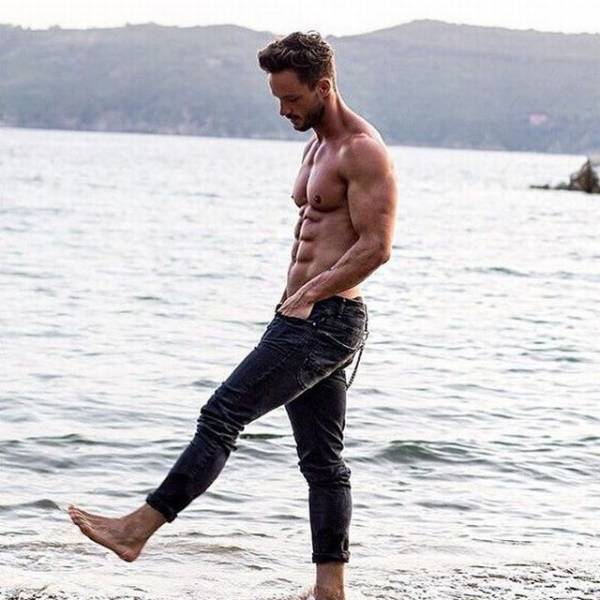 Who Said Only Girls Can Be Sexy?!