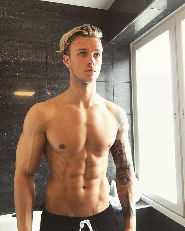 Who Said Only Girls Can Be Sexy?!