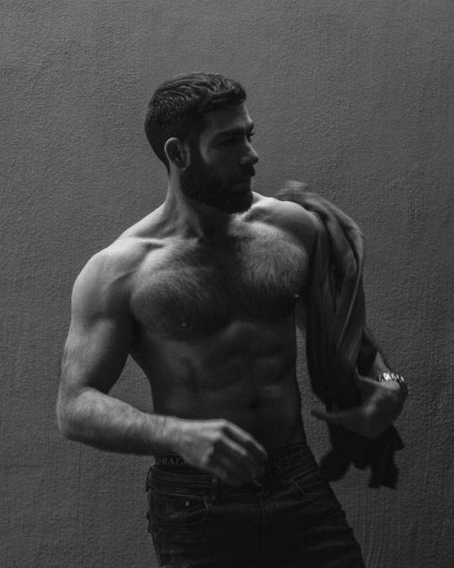 Who Said Only Girls Can Be Sexy?!