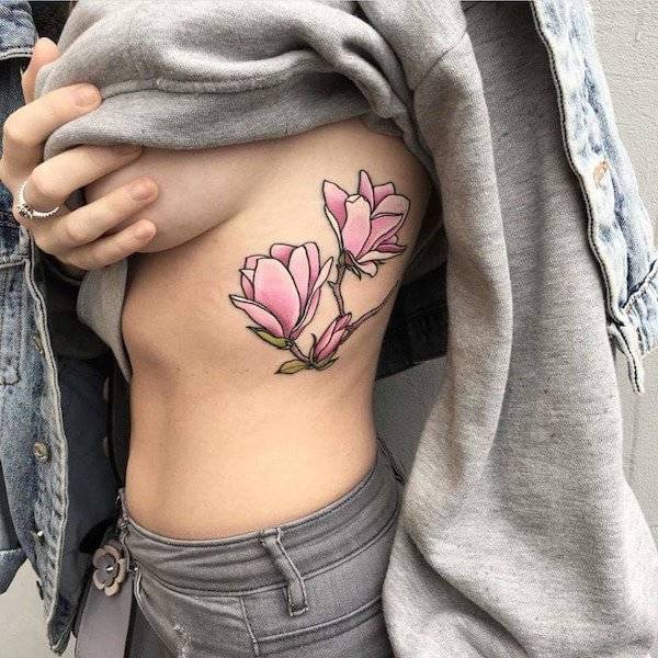 Braless Girls Let Their Boobs Hang Free