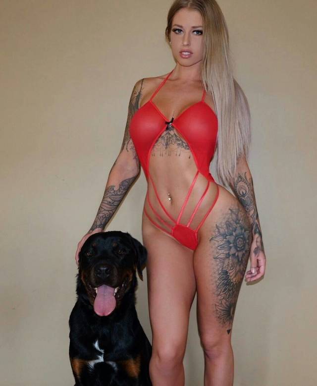 Sexy Girls Who Like Ink