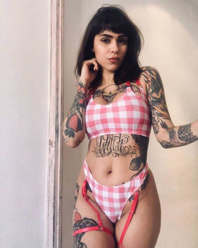 Sexy Girls Who Like Ink