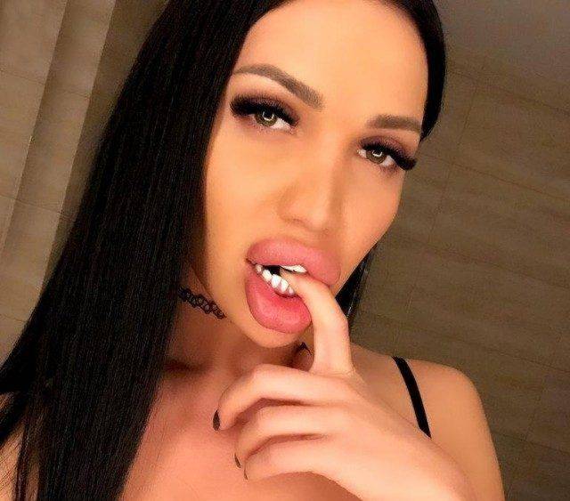 What Have They Done With Their Lips?!