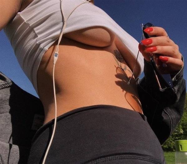 These Underboobs Will Make Your Imagination Go Wild