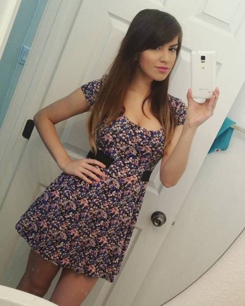 Pro Gamers Who Are Actually Flaming Hot Girls