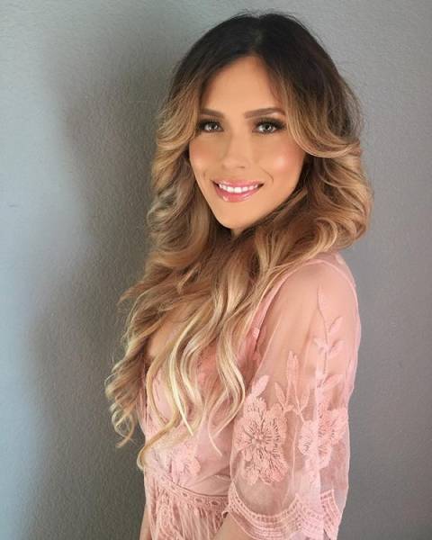 Pro Gamers Who Are Actually Flaming Hot Girls