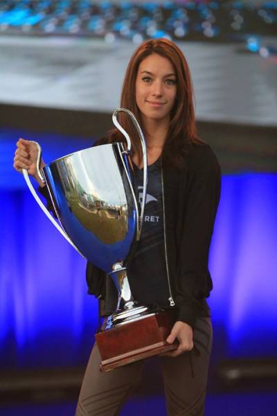 Pro Gamers Who Are Actually Flaming Hot Girls