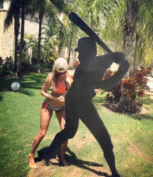 Why Are Goofy Girls So Great?!