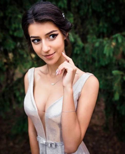 Russian Proms Are Mighty Hot, You Know