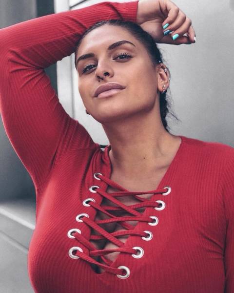 Nastya Blinova Can Take On Some Big Weights