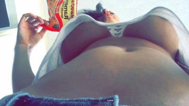 Braless Girls Let Their Boobs Hang Free