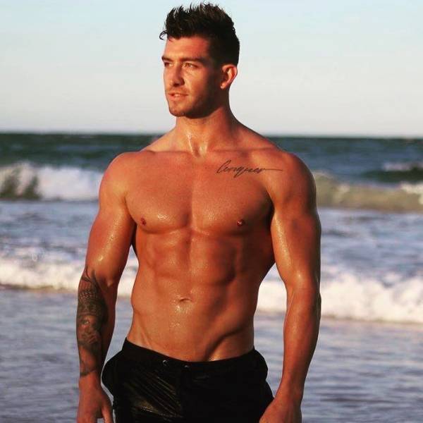 Sexy Men With Absolutely Mesmerizing Looks