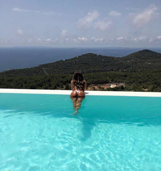 Wet Girls Are The Pinnacle Of Summer