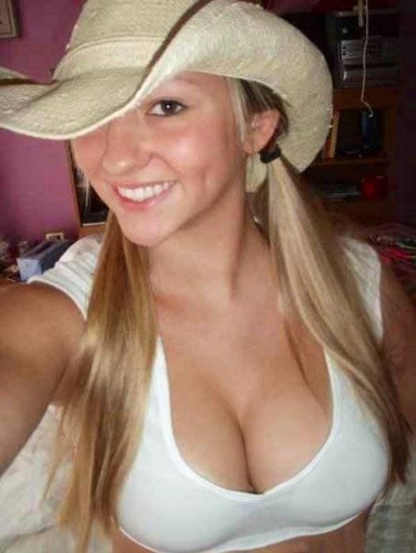 Country Girls Coming In Hot