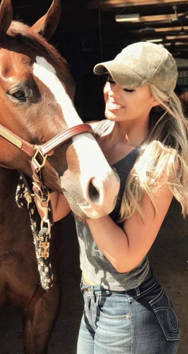 Country Girls Coming In Hot