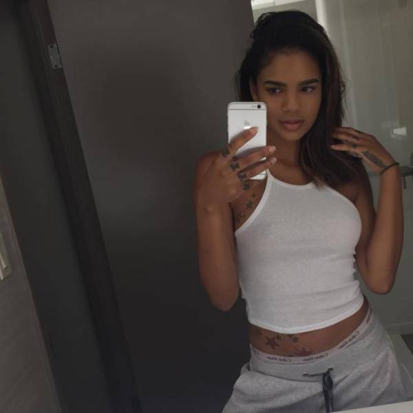 White T-Shirts Show Everything That’s Sexy