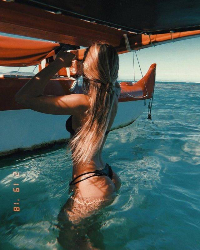 Butt Lovers Gather Around