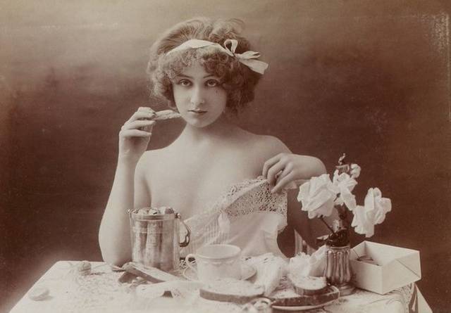 How Erotica Looked Like 100 Years Ago