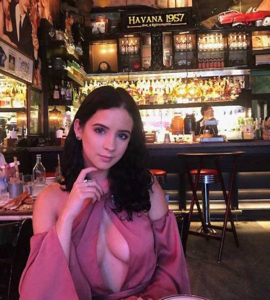 Bras? Who Needs Then Anyway?!