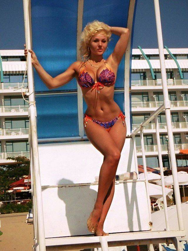 Girls in Bikinis are a Hot Combination