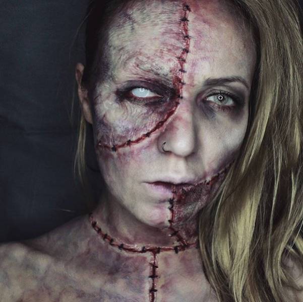 Julia Is Scarily Good With Halloween Makeup