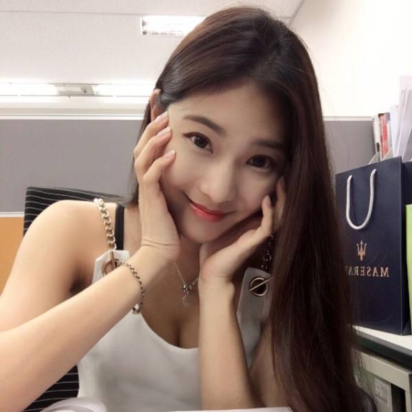 Take A Look At Taiwan’s Hottest Teacher