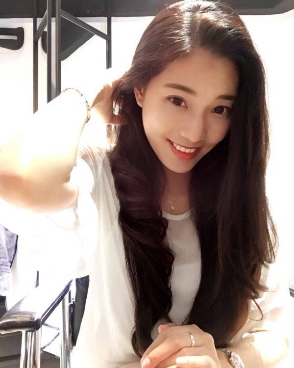 Take A Look At Taiwan’s Hottest Teacher