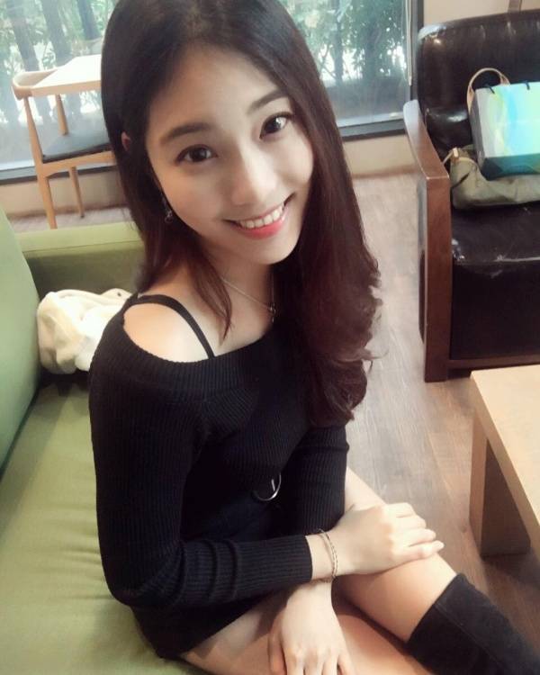 Take A Look At Taiwan’s Hottest Teacher