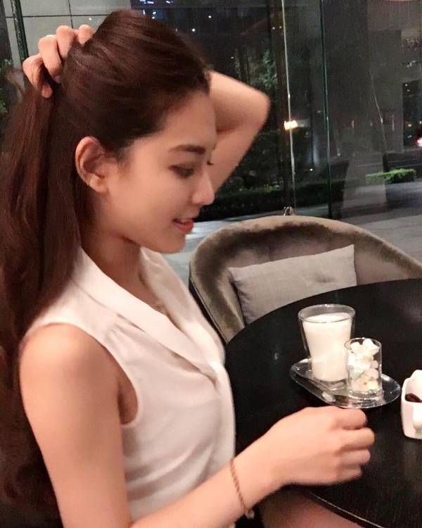 Take A Look At Taiwan’s Hottest Teacher