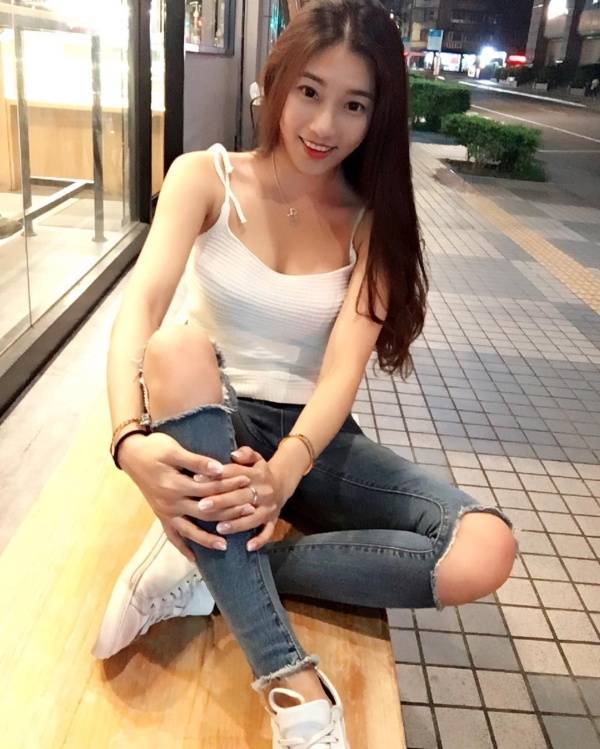 Take A Look At Taiwan’s Hottest Teacher