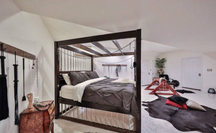 This House Has Some Kinky Secrets