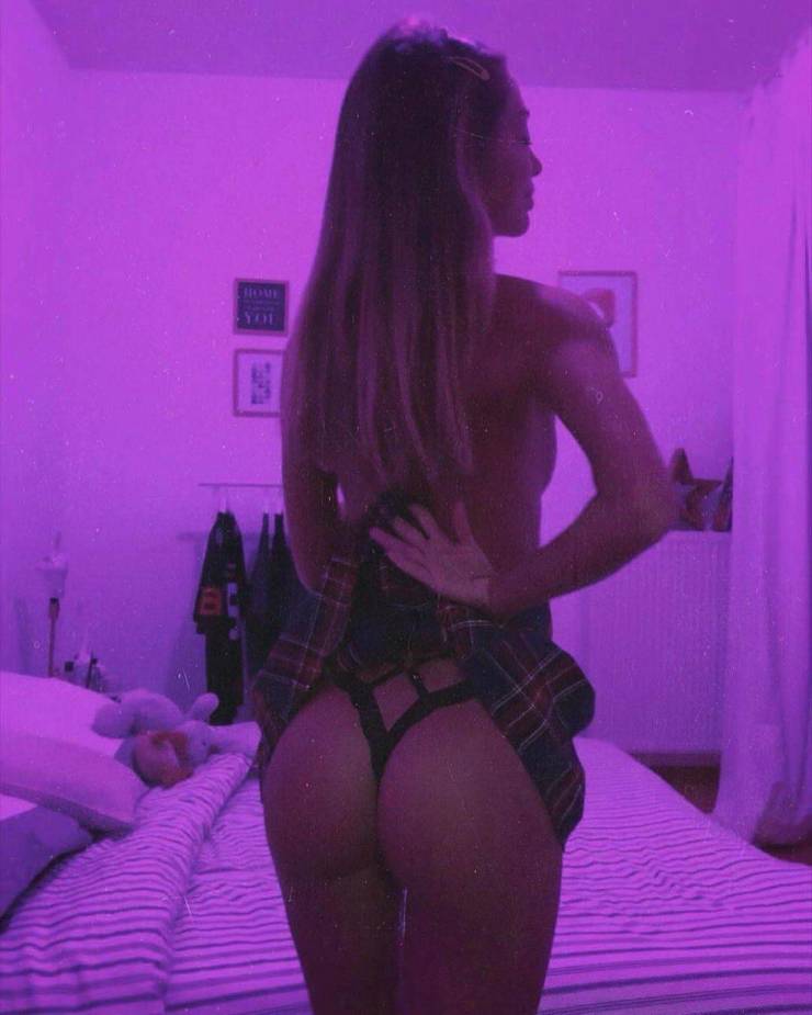 Butt Lovers Gather Around