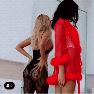 Hot Girls In Hot GIFs