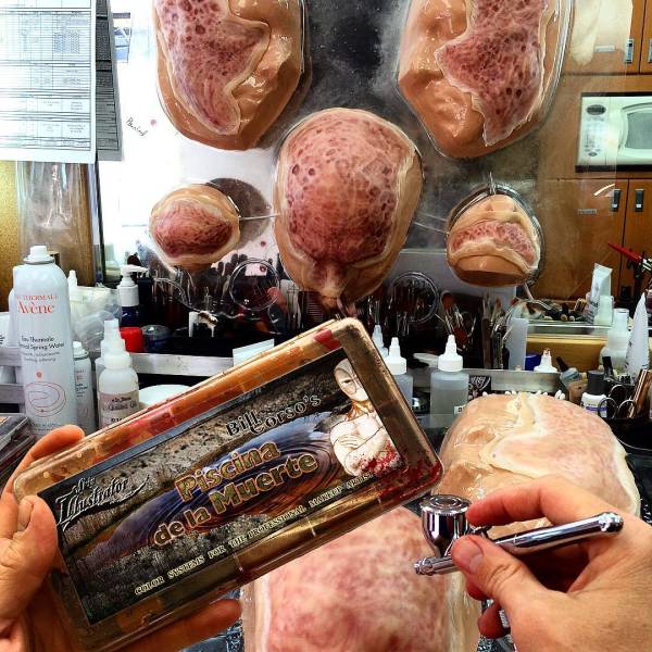 Behind-The-Scenes Shots Show The Secrets Of Hollywood Hits