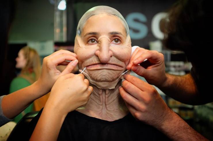 Behind-The-Scenes Shots Show The Secrets Of Hollywood Hits