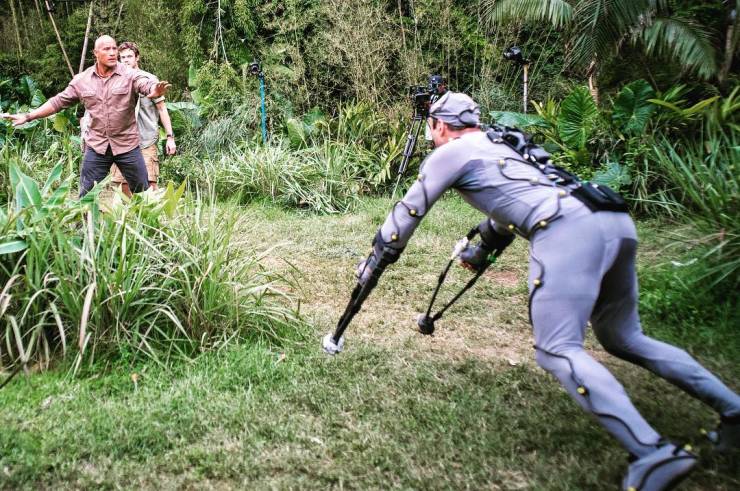 Behind-The-Scenes Shots Show The Secrets Of Hollywood Hits