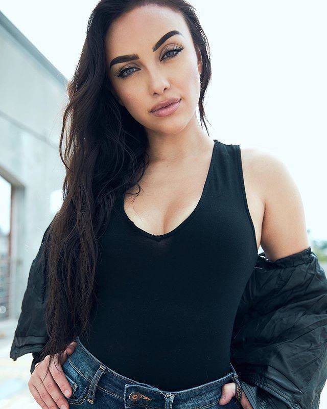 These Female Soldiers Look Great. Always