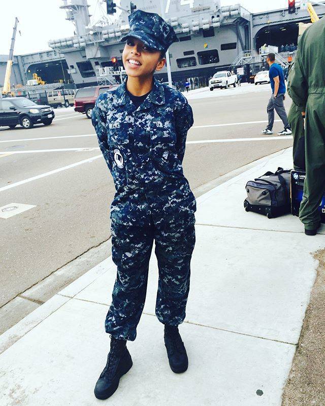 These Female Soldiers Look Great. Always