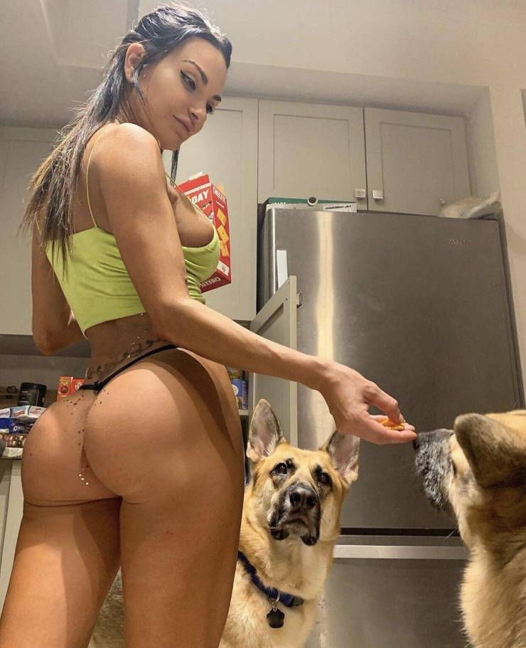 Butt Lovers Gather Around